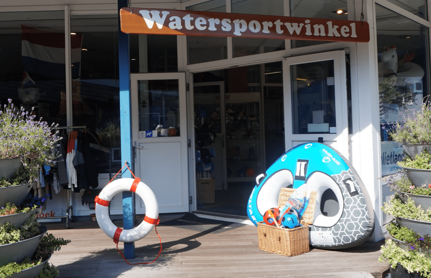 Vlietland Jachtservice Watersportwinkel